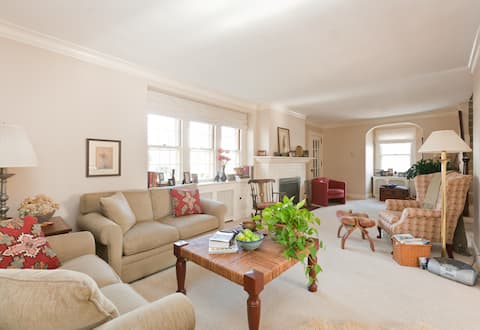 Comfortable home near town center