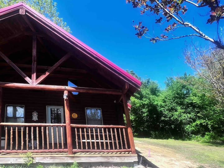 Private Log Cabin at Lake Eufaula +Hot Tub+ WiFi Cabins for Rent in Checotah, Oklahoma