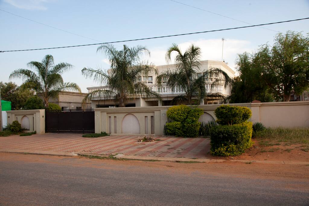 Street view - motorized gate