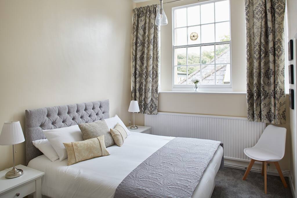 Double Room in Southgate
