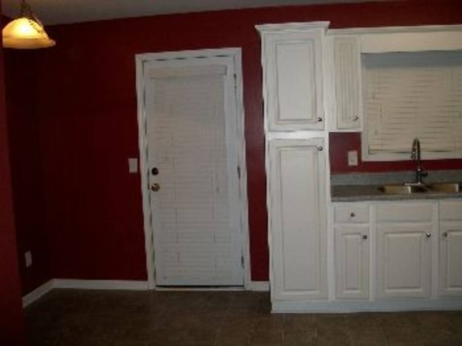 backdoor/kitchen