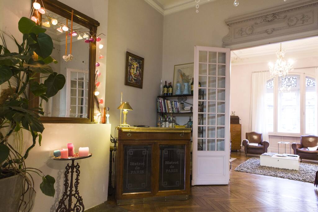 Coin piano bar, parquet chêne d'époque