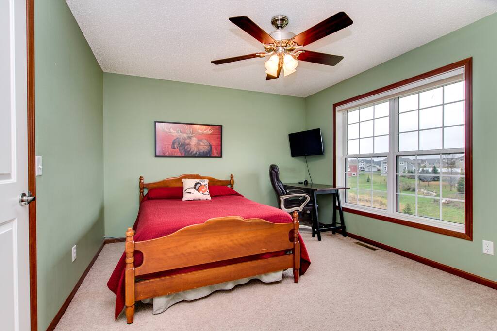 Bedroom 2 now has a king size bed