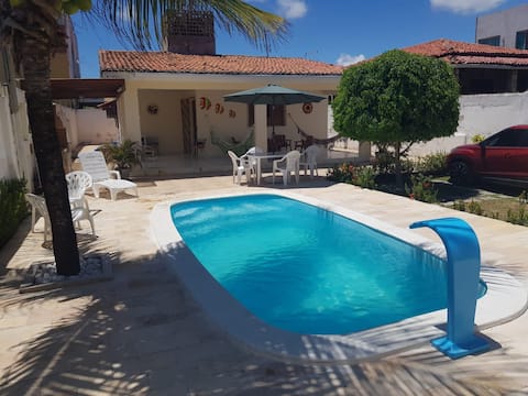 50 meters from the beach. House in Enseada dos Corais.