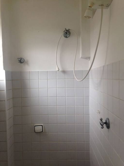 Banheiro do quarto.