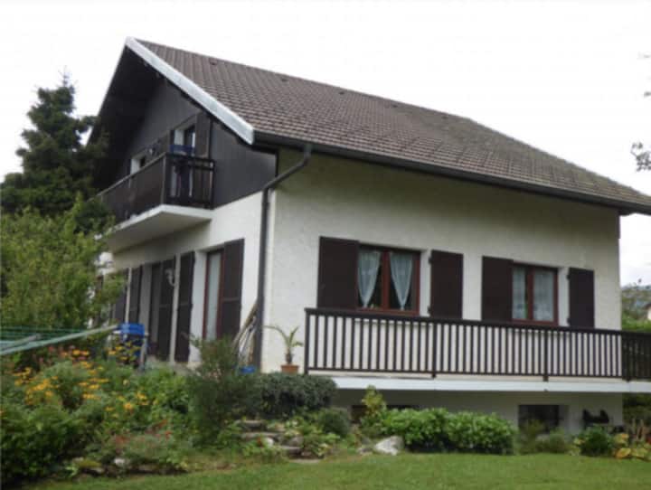 Entire house with garden near Divonnelesbains Houses for Rent in DivonnelesBains, Auvergne