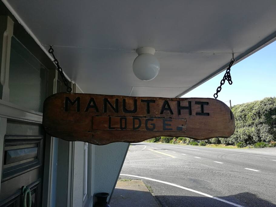 Manutahi Lodge & Campsite Bed and breakfasts for Rent in Manutahi