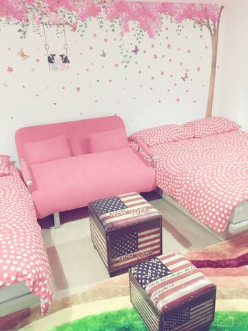 台北車站正對面（8-12人房）熱情＋海洋＋璀璨＋曖昧+蒲公英＋清新 gallery image 3