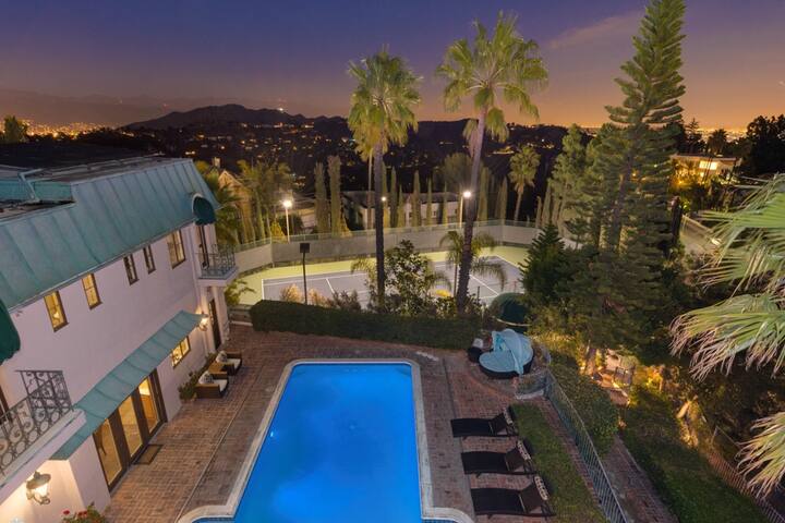 INDULGE AT LE CHATEAU!! 17 ROOMS, VIEWS, POOL!!! gallery image 4