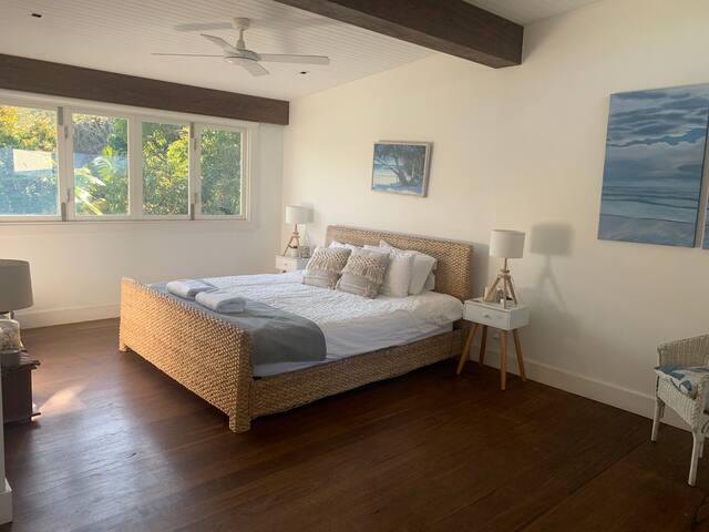 Family Beach House🌴 gallery image 5