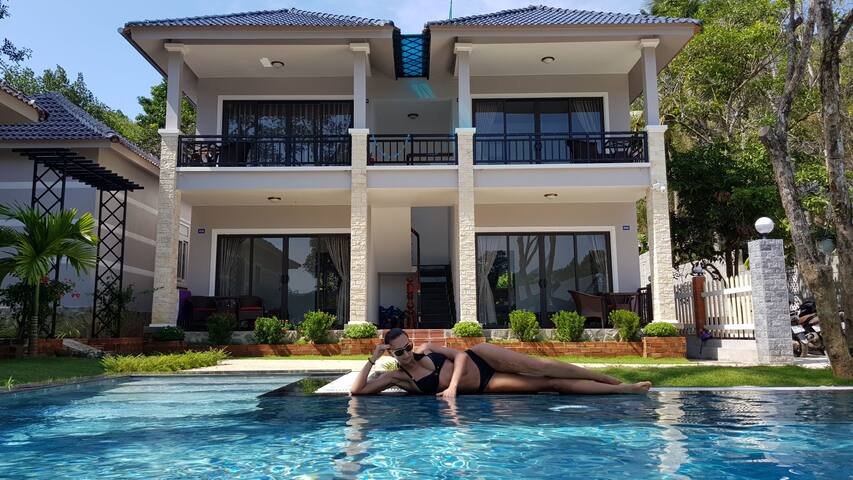 One Bedroom Apartments with pool