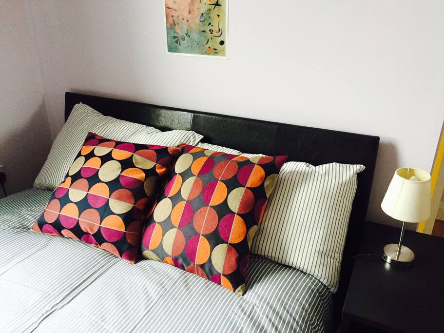 Comfy feather pillows and high quality bedlinen
