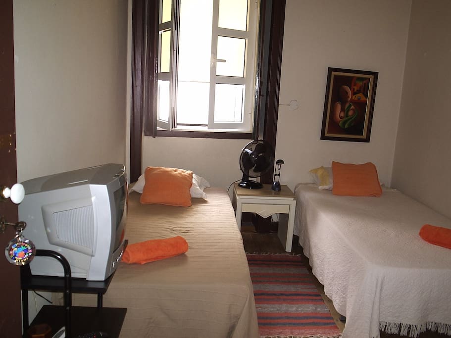 Room 4 / Quarto 4