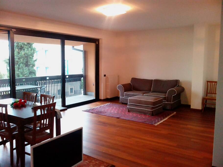 Salone Vista Lago ( zona in comune)