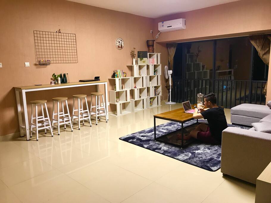 嘻嘻…让我们房客当了下模特