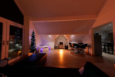 Stunning Seaview Loft-style Penthouse Apartment