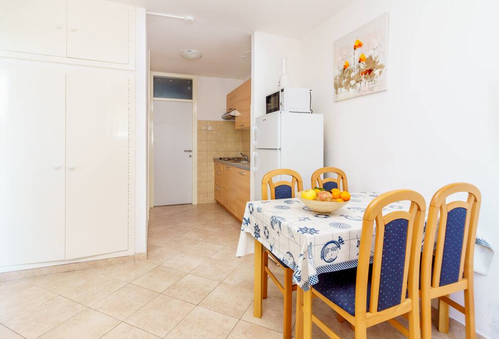 Kitchen & Indoor Dining Area
