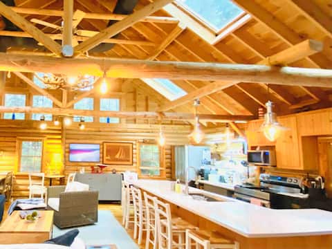 Modern & Antique Log Cabin in Boothbay Maine