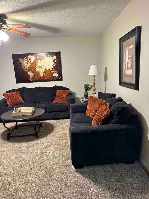 Superb 2 BR w/garage near Fargodome