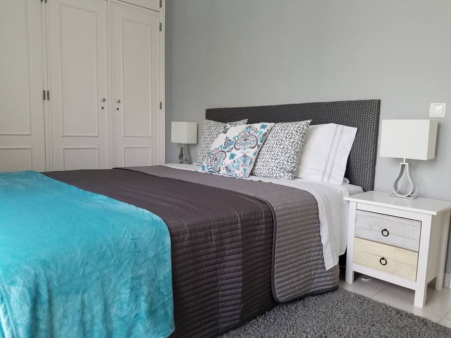 Bedroom 1 - Queen Size Bed (160x200cm)