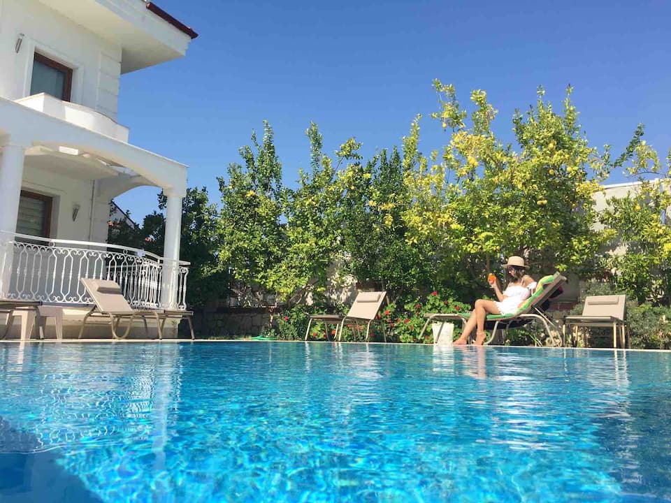 VILLA MIA (B) Villa with Shared Pool — zdjęcie 1