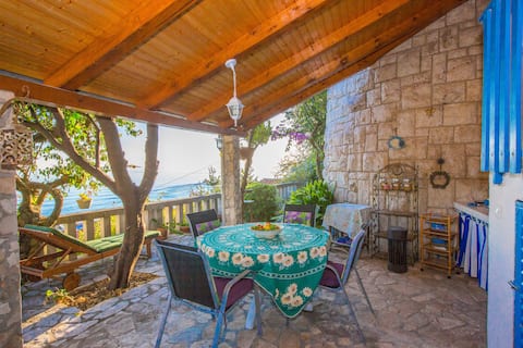 Beautiful seaside studio w/terrace
