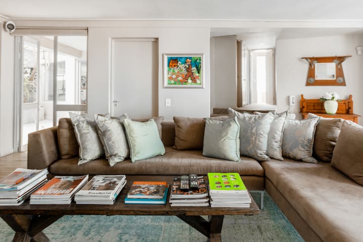 Entire Floor with 3 bedrooms