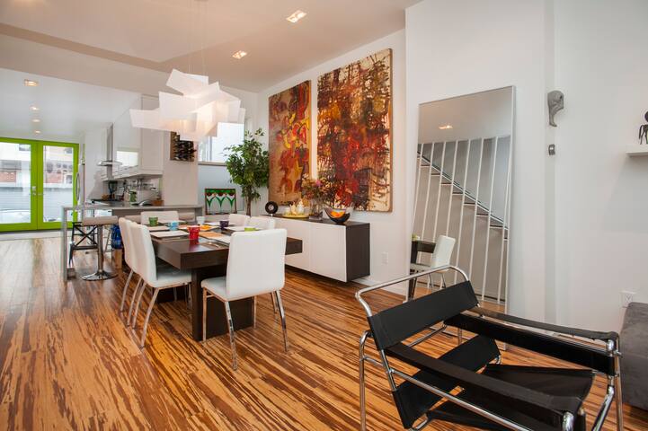 Stylish Downtown Restful Bed