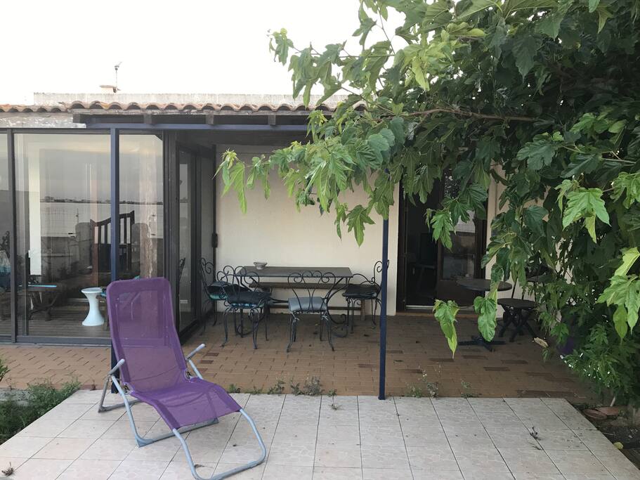Terrasse extérieure et loggia pour profiter de l extérieur
