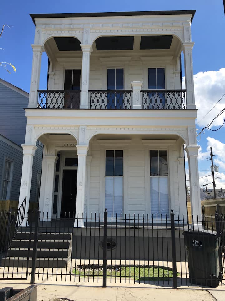 Apartment Block From St. Charles - Louisiana