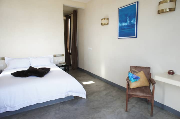 Ორადგილიანი ნომერი 1 სართულზე