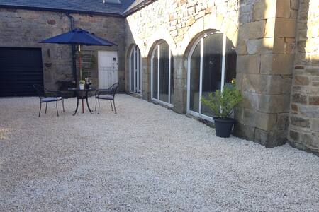 The Arches Cosy Country Cottage