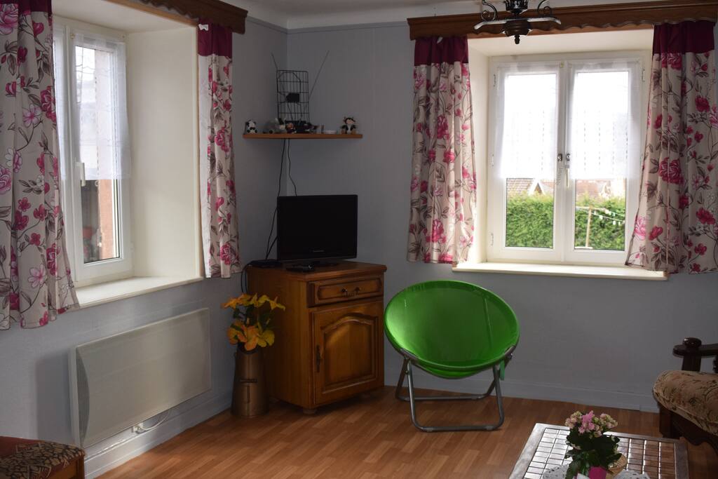 Grand espace avec télévision...