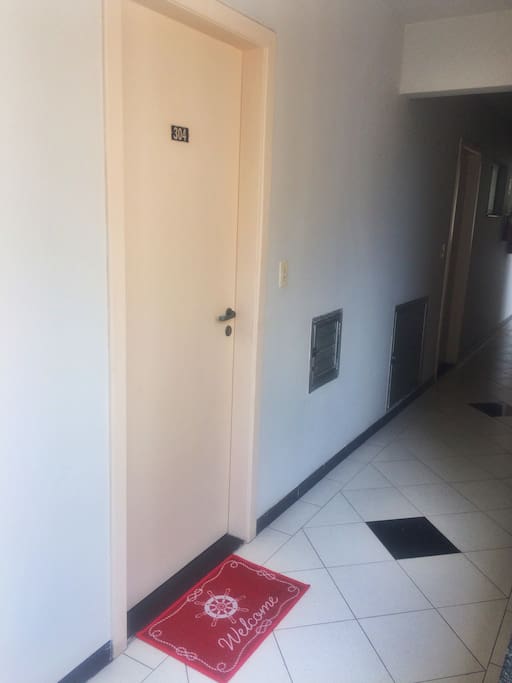 Entrada do apartamento. Main entrance.