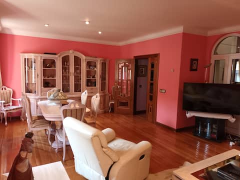 Anuncio de Airbnb popular: FAMILY-FRIENDLY en Salamanca