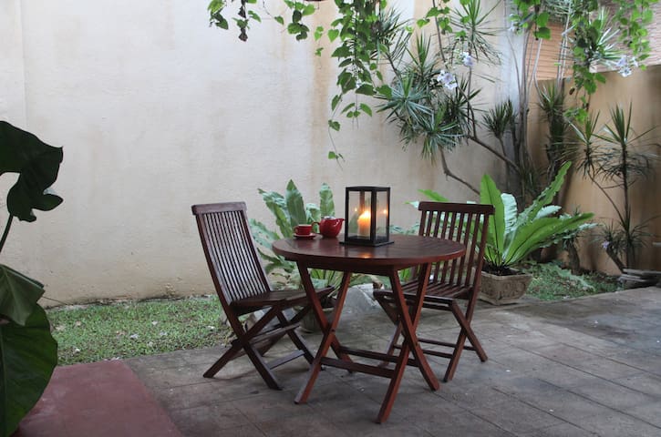 Budget Bliss & 1 free breakfast :)