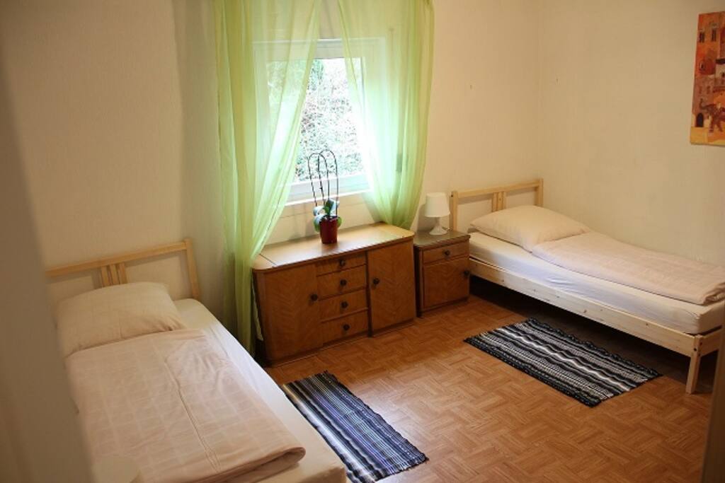 Schlafzimmer 1 von 4