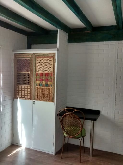 alcoba closet y escritorio