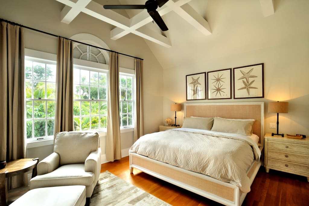 Beautifully appointed with vaulted ceiling and private bathroom.
