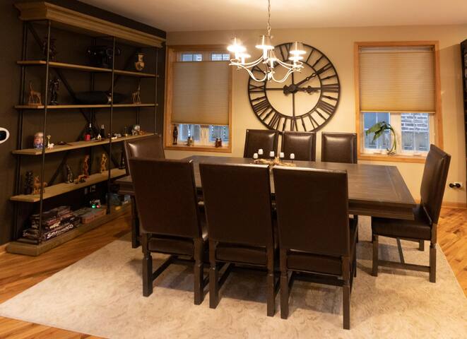 ♥ 3BR/2.5 BA House + Roof Deck in Wicker Park ♥ gallery image 5