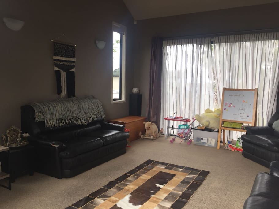 Lounge 2
