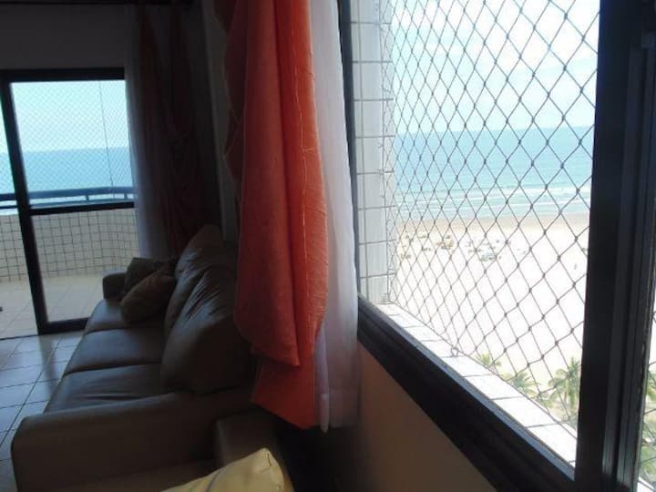 vue sur la plage de la fenêtre latérale