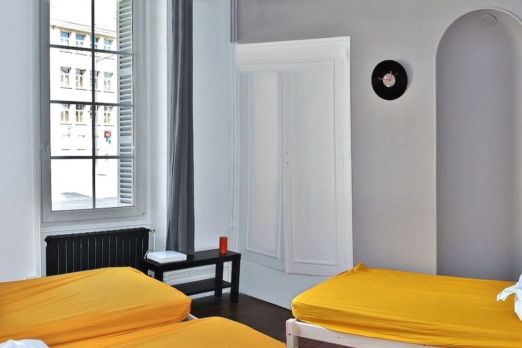 La deuxième chambre lors d'une journée ensoleillé.