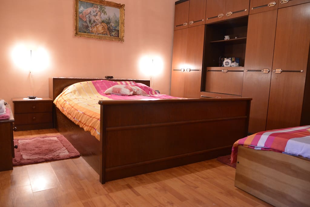 King size bed