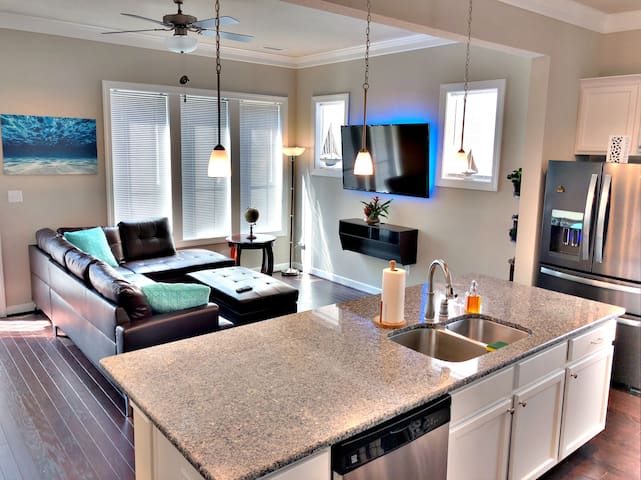 A Stroll to the Beach Boardwalk Loft