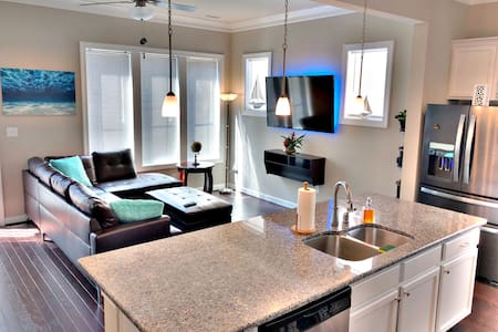 A Stroll to the Beach Boardwalk Loft