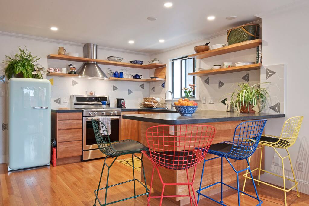 kitchen /dining area