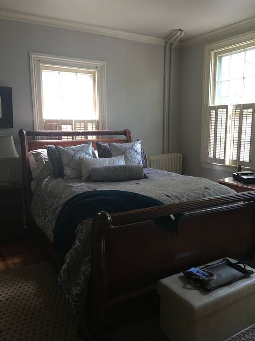 Queen sleigh bed-bathroom