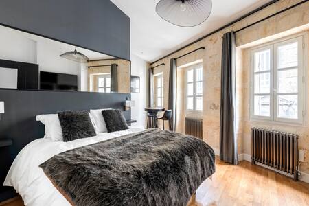 Studio 400 m de la place Tourny