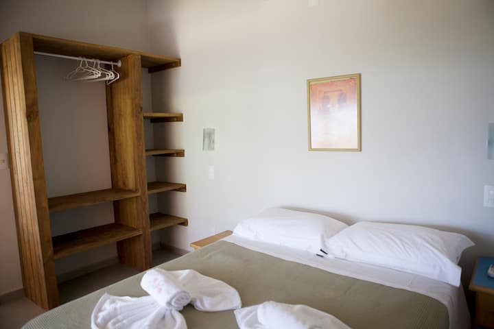  Armario de madera/amplios pineos tratados 